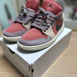 나이키 조던1 로우 캐년 러스트 팝니다.