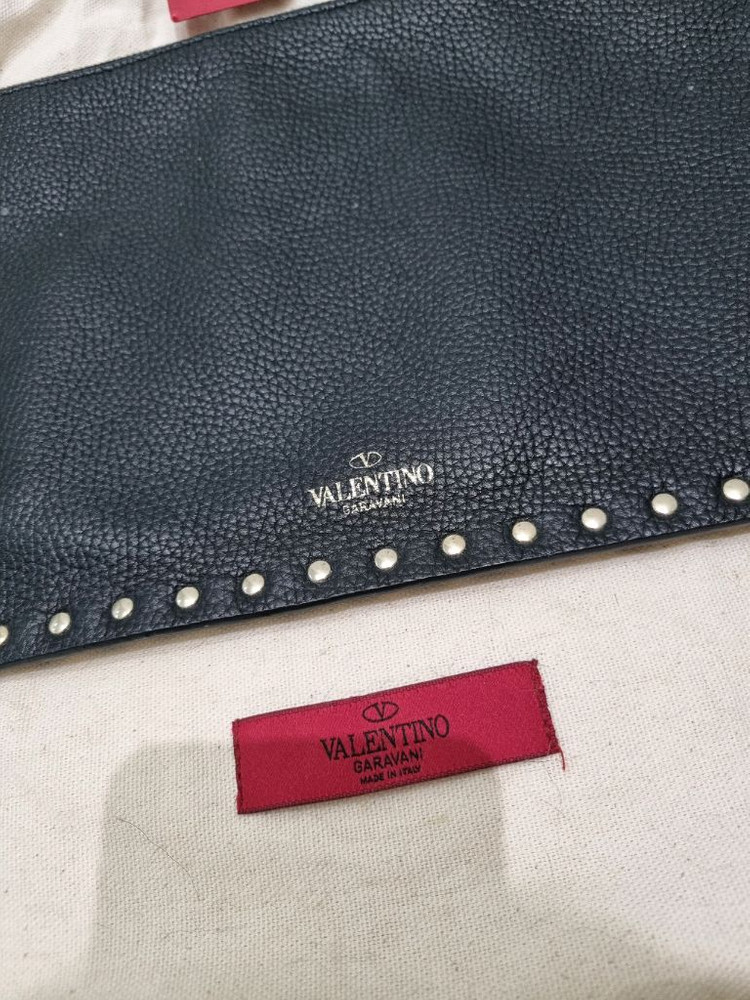 발렌티노 락스터드 클러치백 블랙--1