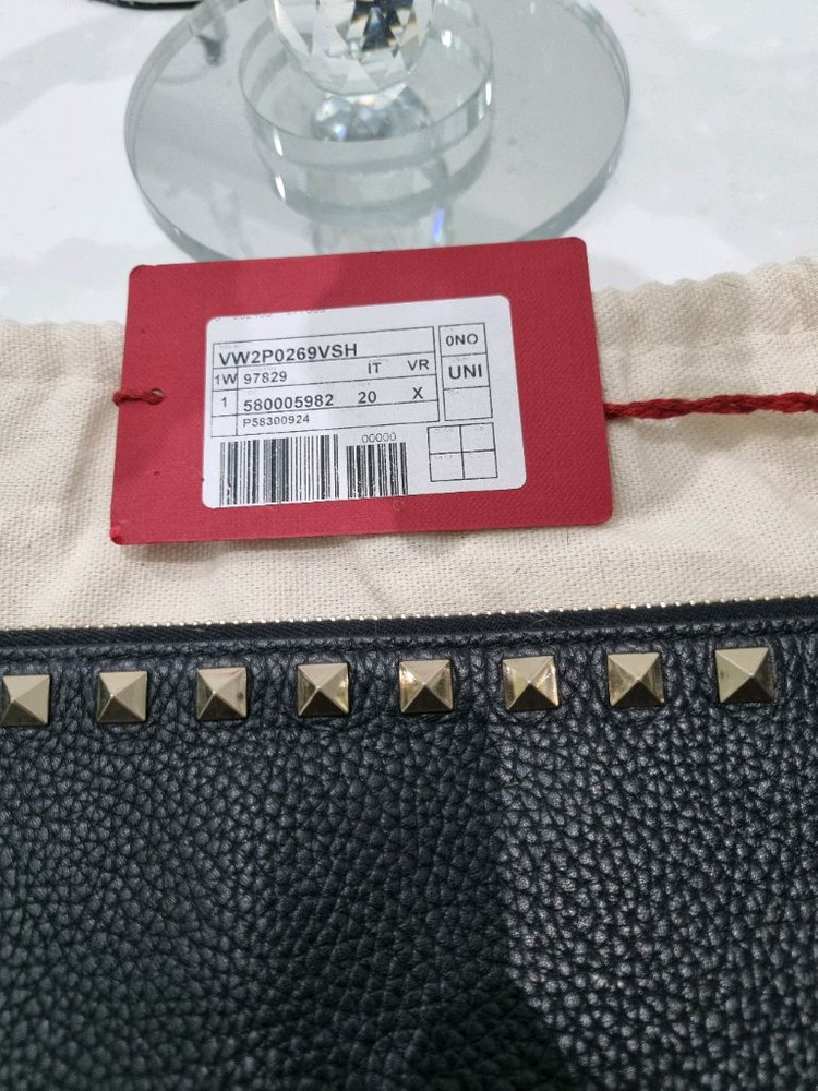 발렌티노 락스터드 클러치백 블랙--3