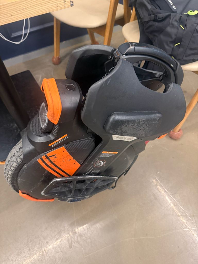 인모션v11y전동휠팝니다 이미지