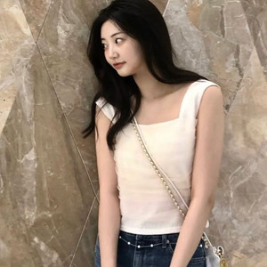 제니오 zaenio 안느 스퀘어넥 슬리브리스 탑