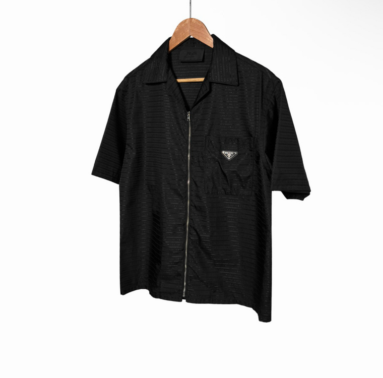 [M] 프라다 남성 리나일론 삼각로고 멀티로고 집업 반팔 셔츠 자켓 블랙--1