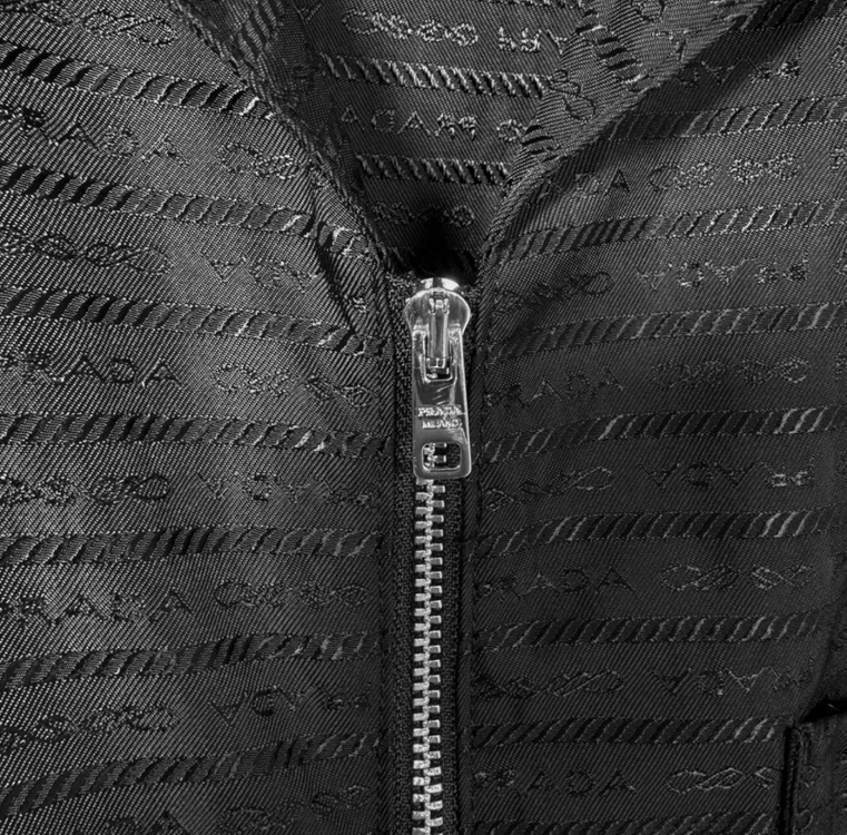 [M] 프라다 남성 리나일론 삼각로고 멀티로고 집업 반팔 셔츠 자켓 블랙--6