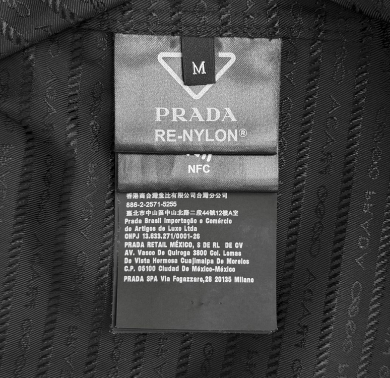 [M] 프라다 남성 리나일론 삼각로고 멀티로고 집업 반팔 셔츠 자켓 블랙--7