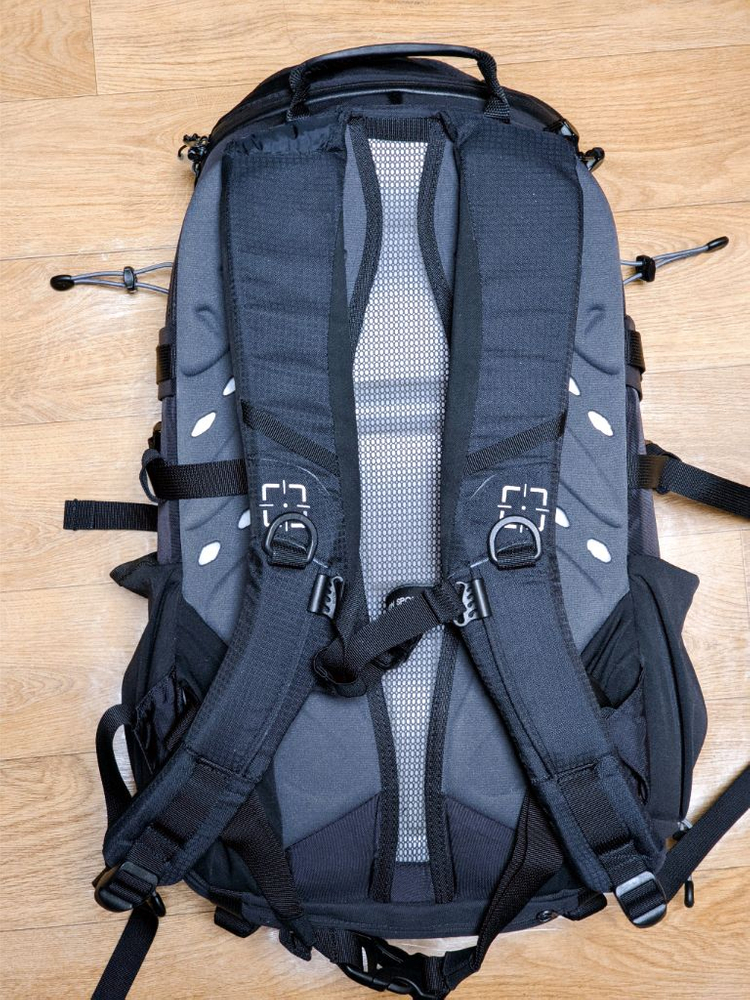 코오롱스포츠 포토트레킹 히든 백팩 카메라가방--1