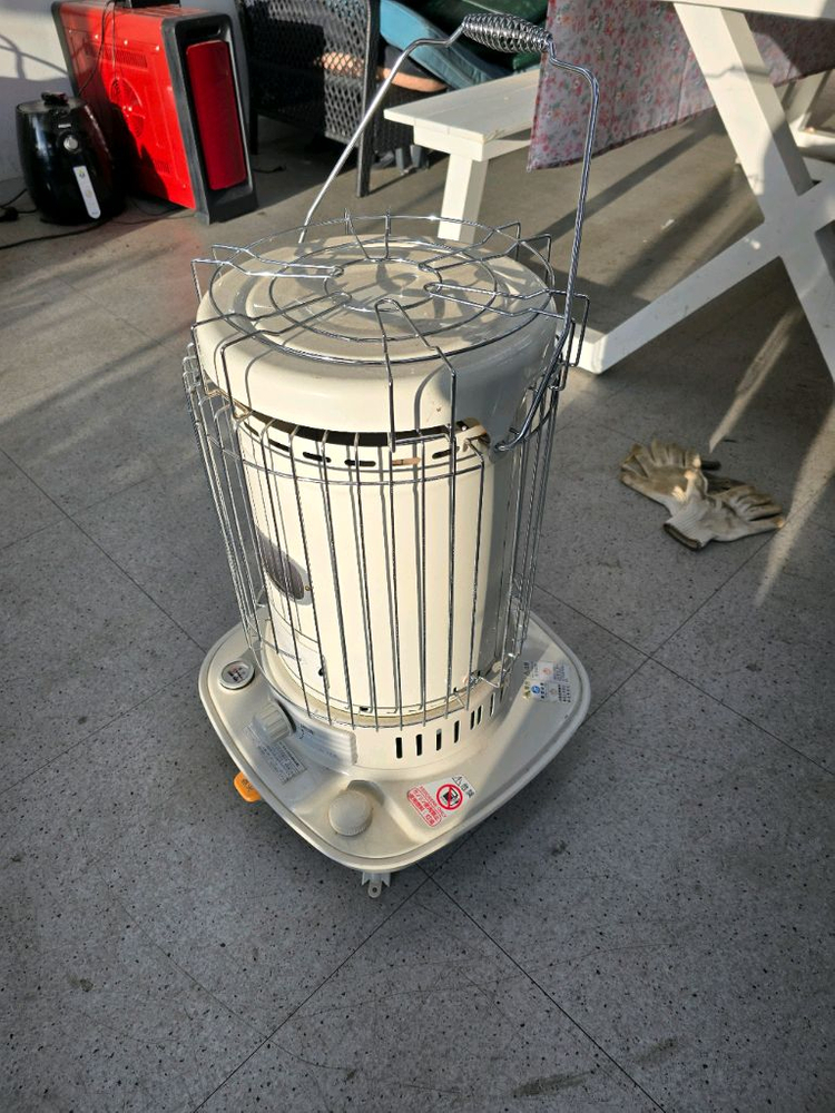 코로나 등유 캠핑난로--1