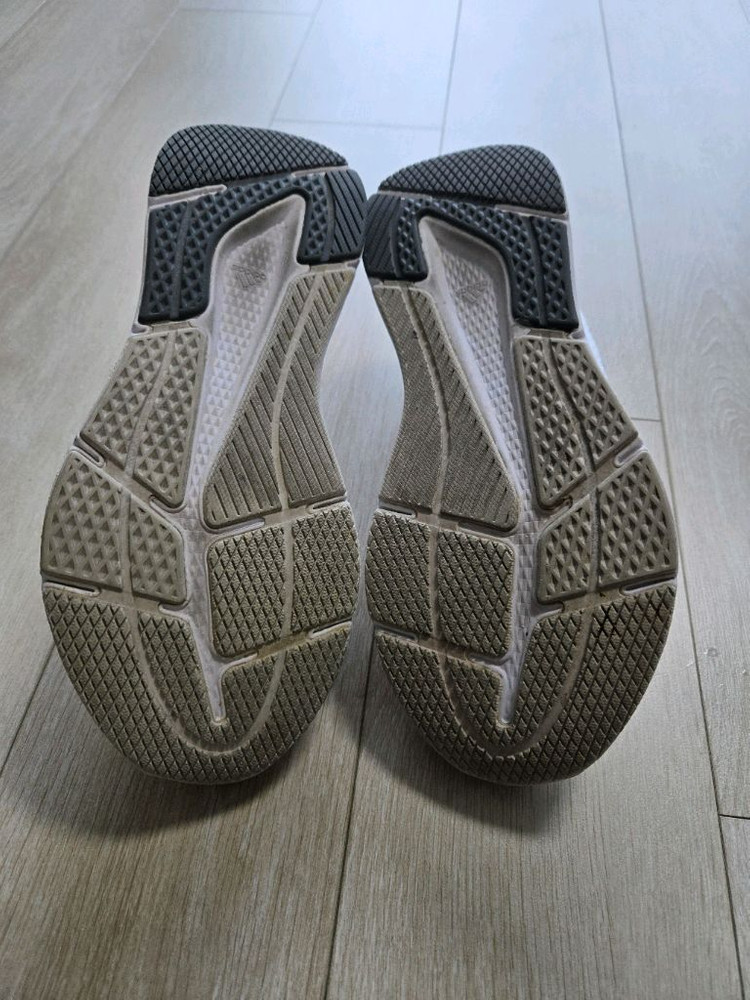 아디다스 퀘스타 러닝화 (260)--2