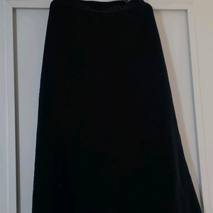 더캐시미어 플레어스커트