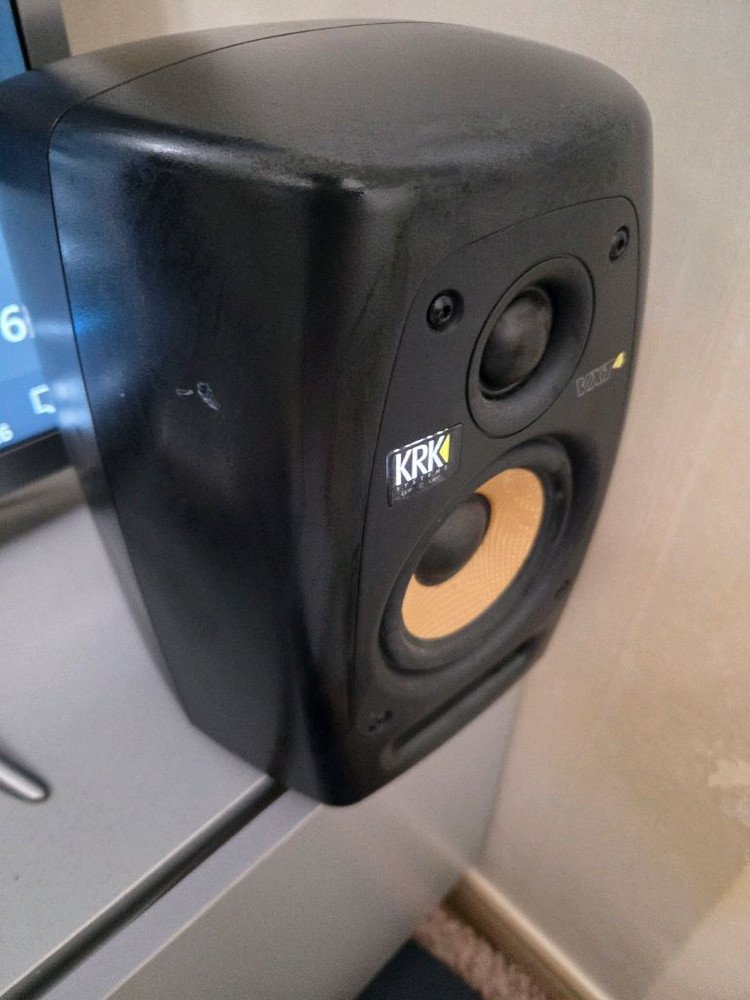 krk vxt4 스피커 팔아요 이미지