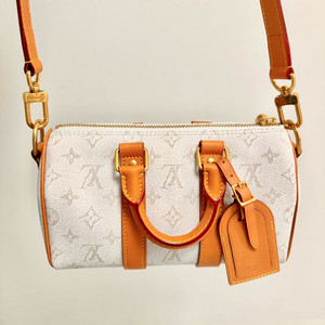 루이비통 키폴 반둘리에 25 화이트