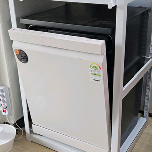(경기도이천) lg 디오스 식기세척기 12인용(1년 사용 프리스탠딩 빌트인 겸용)