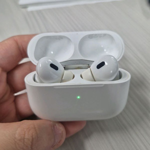 애플 에어팟프로2 이미지