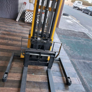 보행식 전동지게차