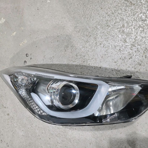 더뉴 아반떼 MD HID 조수석 전조등 라이트