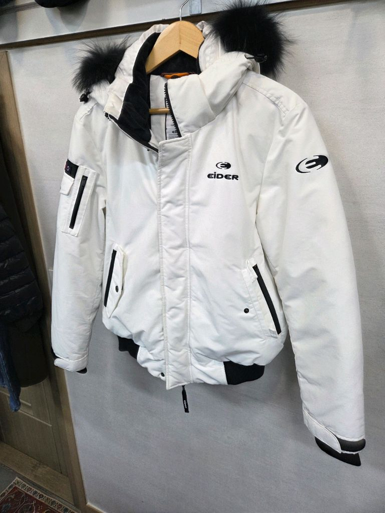 아이더 스투키 스노우화이트 라쿤퍼 구스다운 숏패딩 s 이미지