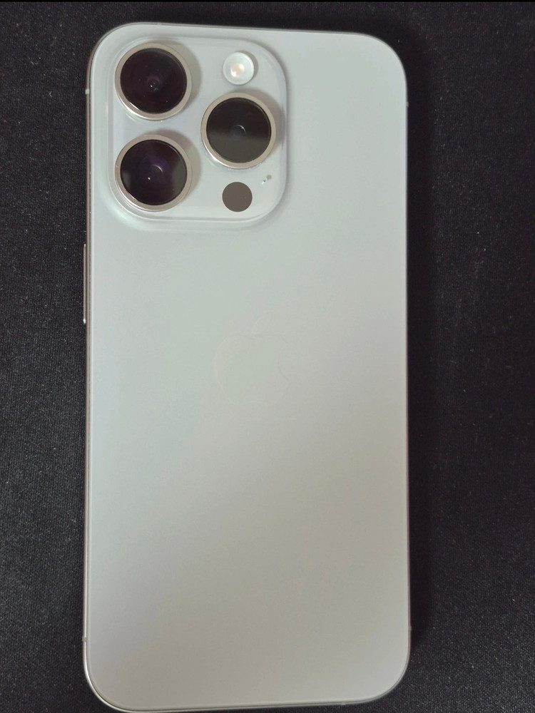 아이폰 15 프로 256, 네츄럴 티타늄 이미지