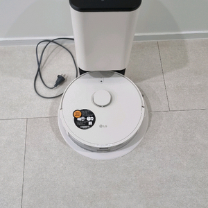 LG 로봇청소기 R5 특A급 판매해요