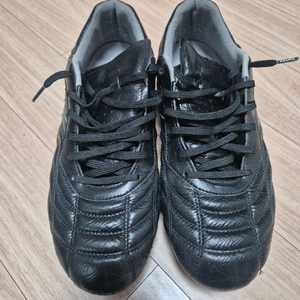 켈미 1.1+ 축구화 265사이즈