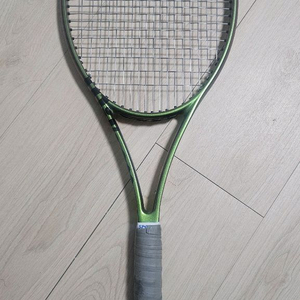 윌슨 블레이드 98빵 V8 테니스 라켓 판매합니다