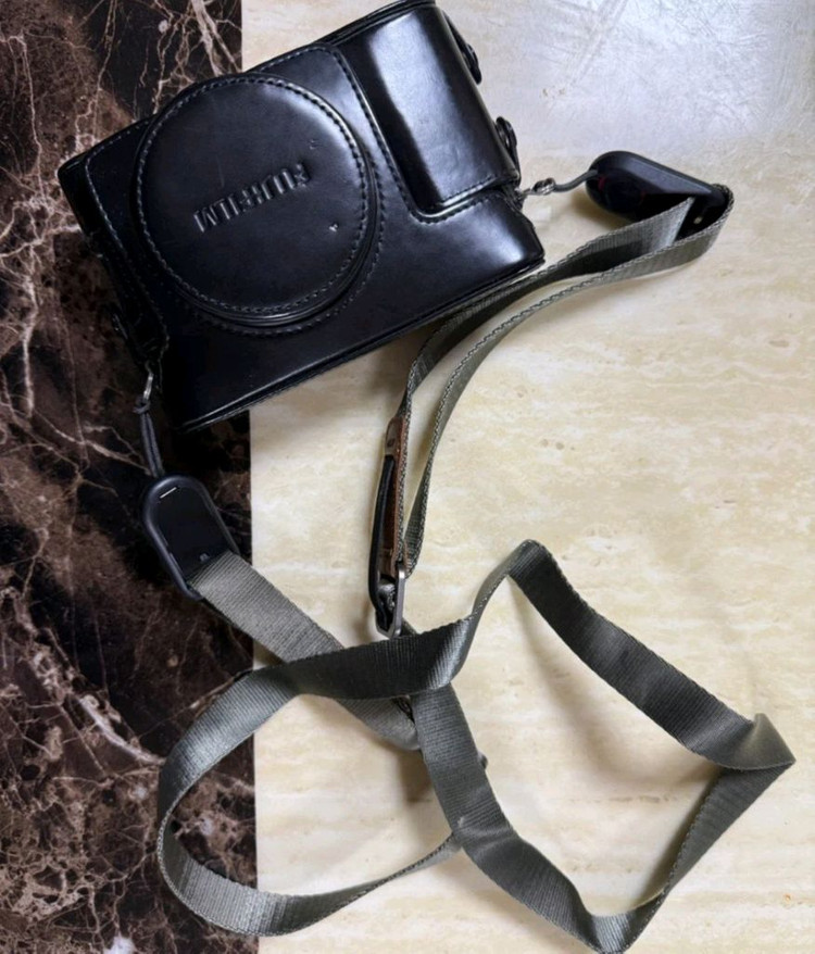 후지필름 x100v 실버 판매합니다 이미지