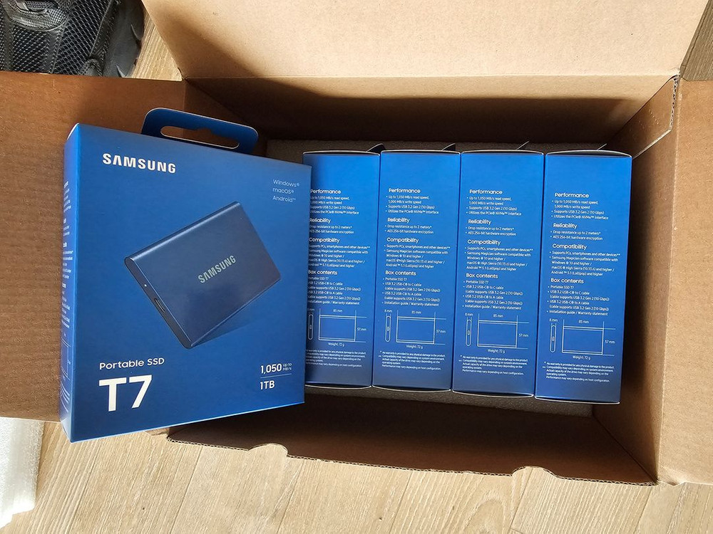 삼성 외장 SSD, T7, 1TB--1