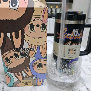라부부 스탠리 퀀처 텀블러스탠리 퀜처 텀블러입니다. 미개봉 새 제품이며 빨대와 함께 안전하게 포장되어 배송됩니다.