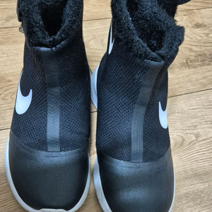 나이키탄준하이키즈부츠