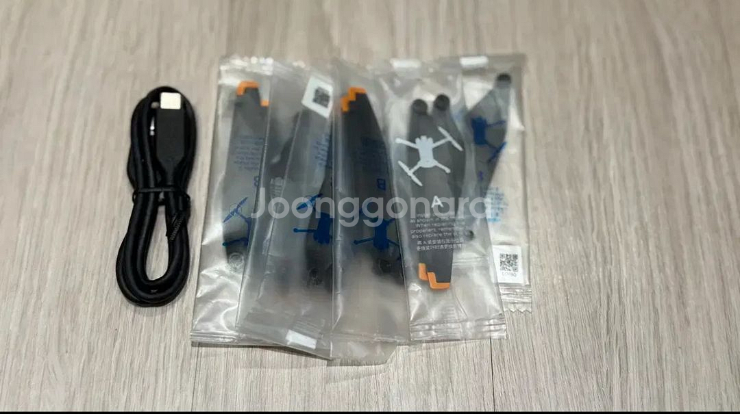 DJI Mini 4 Pro 미니4프로 드론 플라이 모어 콤보 리퍼(기체 미개봉 새상품)--1