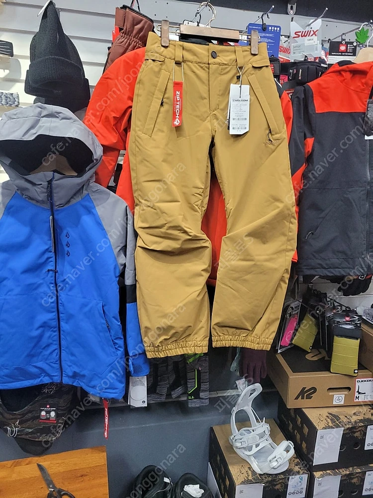 스키스노우보드용품 보드복 장비 이미지