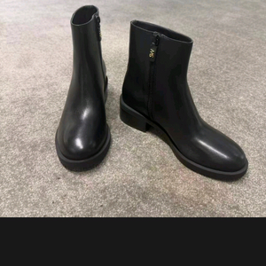 스튜어트 와이츠먼 레더 집업 앵클 부츠 새상품