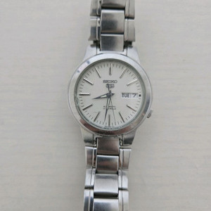 세이코5 시계 이미지
