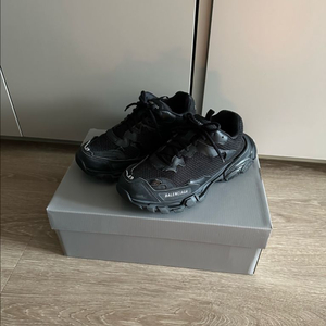 발렌시아가 남성 트랙3 스니커즈 (43) 700875 W3RF1 1090