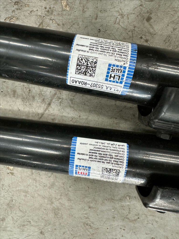 ka4 카니발 순정 서스 신품급 판매합니다--1