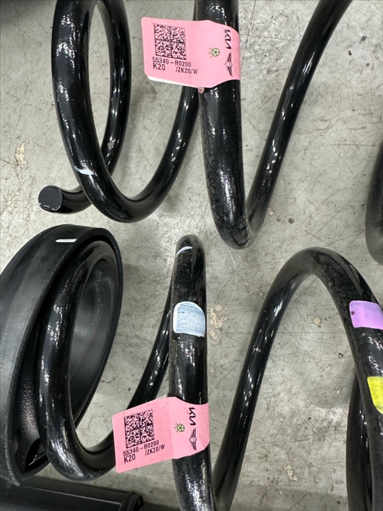 ka4 카니발 순정 서스 신품급 판매합니다--2