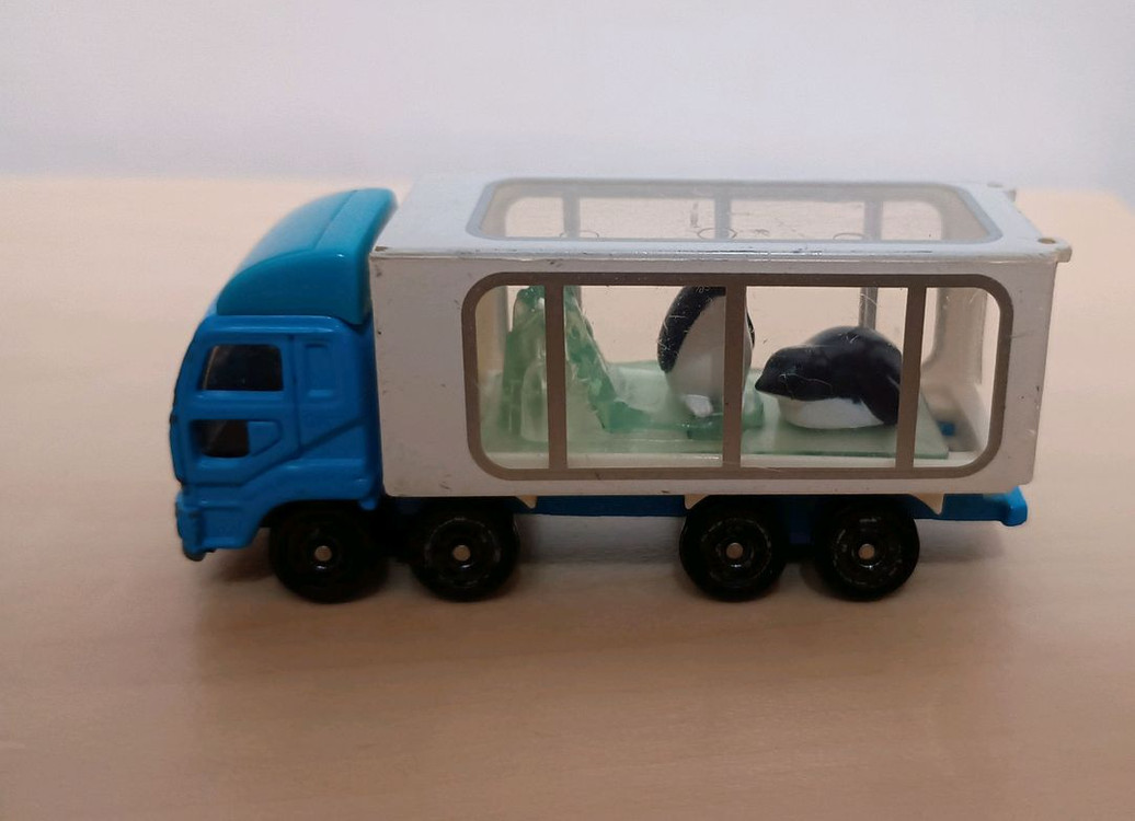 (희귀) 토미카 펭귄 운송차--1