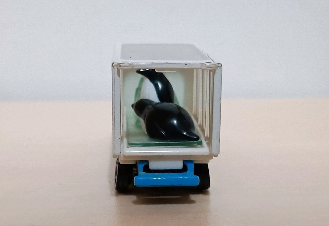 (희귀) 토미카 펭귄 운송차--3