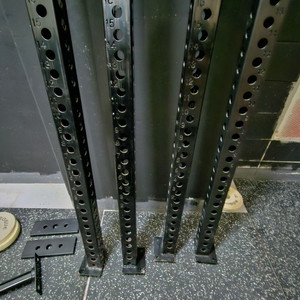 타이탄테크 REP 파워랙 2340 기둥 팝니다