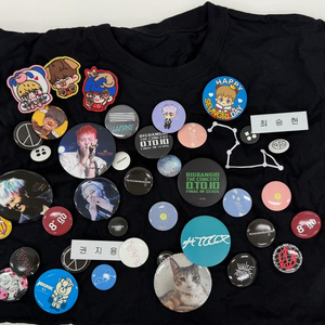 빅뱅 티셔츠 굿즈 + 캔뱃지 브로치 일괄 이미지