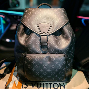 루이비통 퍼렐 이클립스 몽수리 백팩 신형 25년1월
