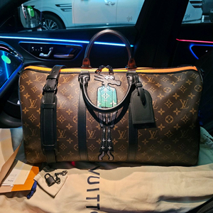 루이비통 버질아블로 한정판 캐릭터 자수 캐릭터 키폴50 (새상품)