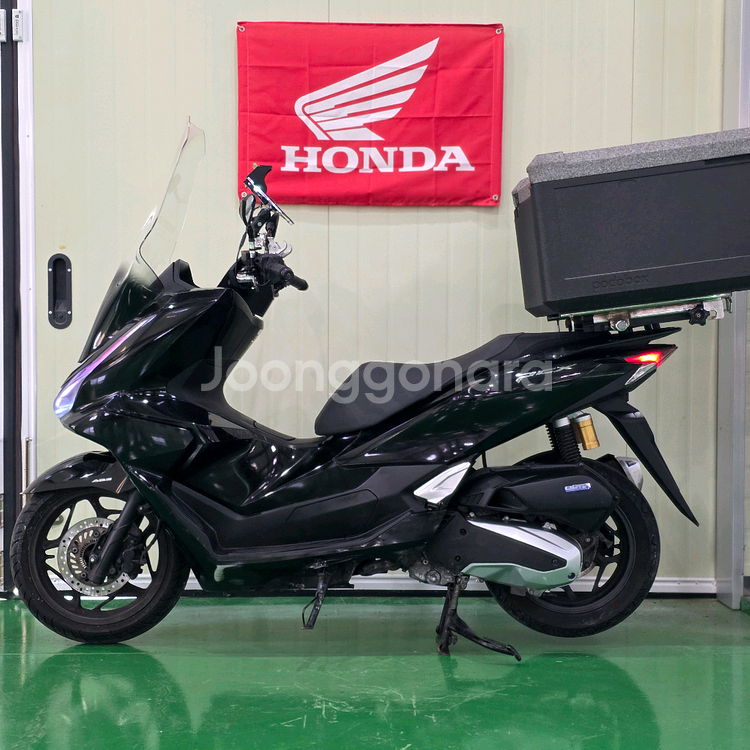 혼다 PCX125 ABS 25년식 1인신조 짧은키로수 최저가 판매합니다--4