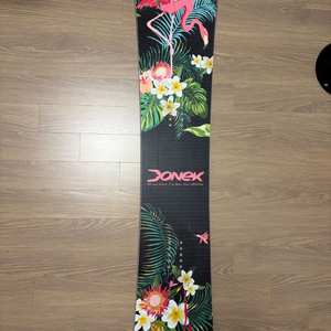 도넥 레이븐(RAVEN) 24-25 150cm 스노우보드 데크 팝니다.