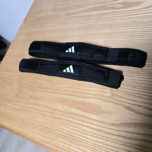 아디다스 스트랩 무릎보호대