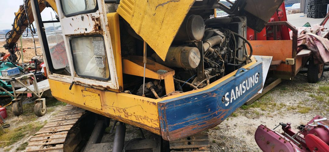 집게 고철 찝게 장착된 02 삼성 볼보 굴삭기 굴착기 포크레인 포크래인--1