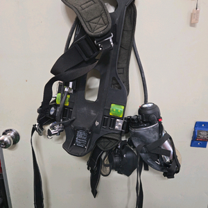 한컴라이프케어(산청)의 SCA-680AH 일반 공기호흡기 등지게