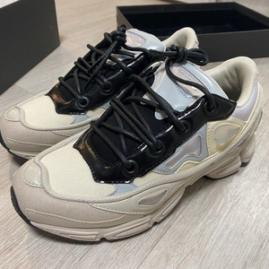 아디다스 라프시몬스 오즈위고3 스니커즈