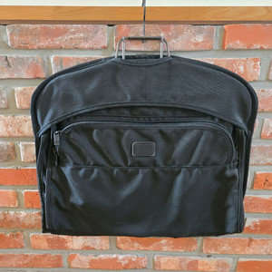 TUMI 투미 가먼트백