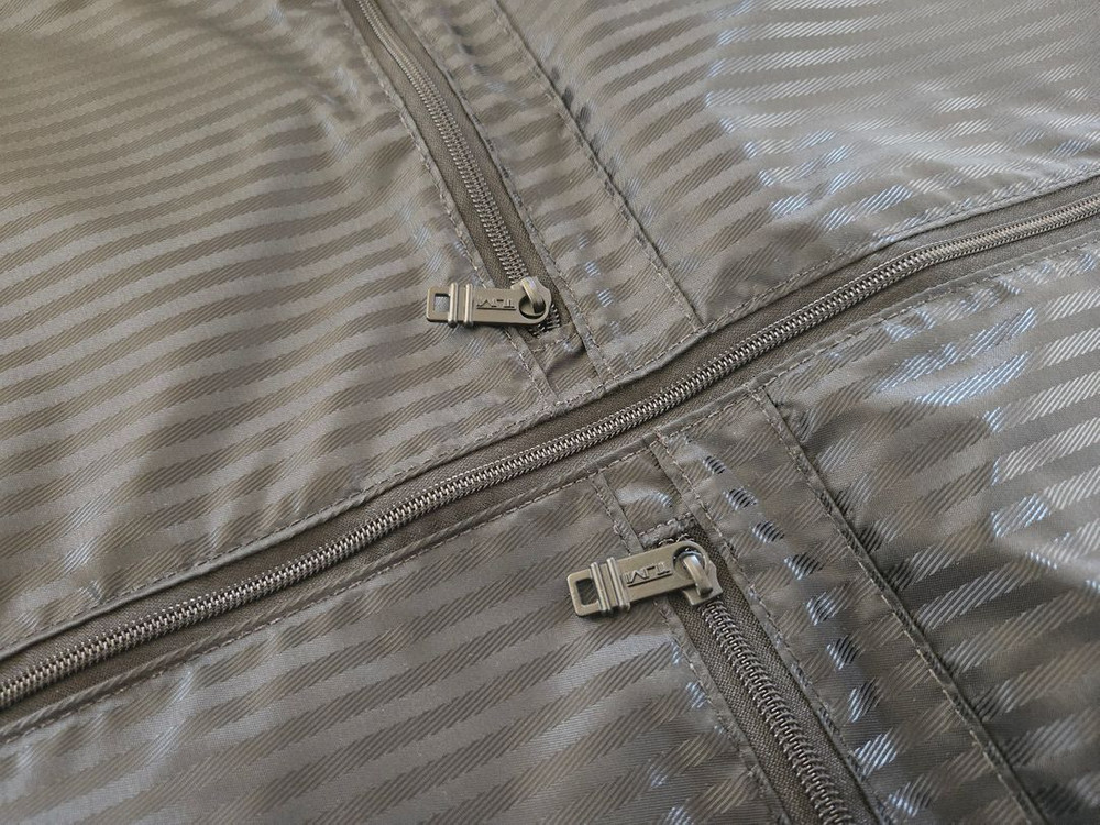 TUMI 투미 가먼트백--4