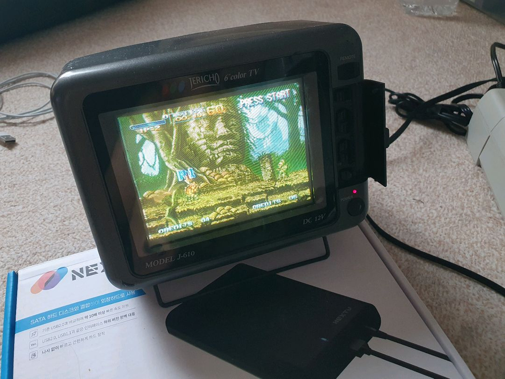 레트로 휴대용 TV--1