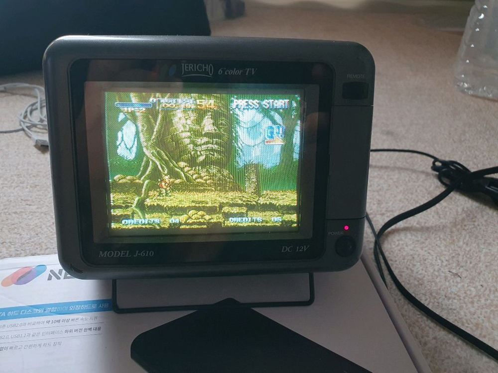레트로 휴대용 TV--4
